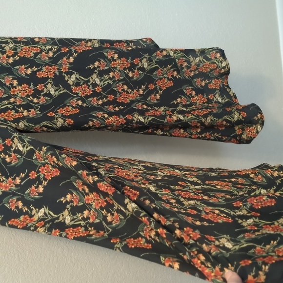 Chelsea & Violet black multicolor floral flutter sleeve cut out maxi jumpsuit - Picture 4 of 10